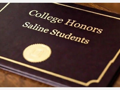 Skye Crowell, Delaney Lee Make Kalamazoo College Dean's List